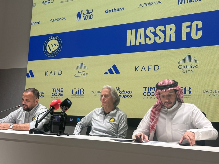 开云官网-胜利主帅确认:C罗已去马德里接受私人医生治疗 他的伤比预想严重